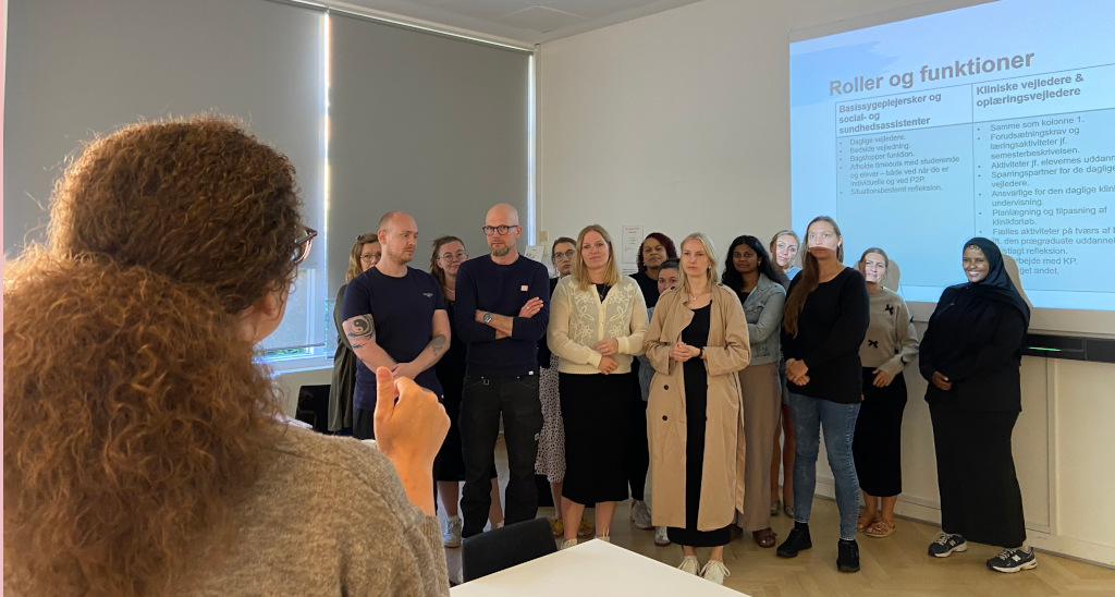 Sygeplejersker og assistenter deltager i workshop om uddannelsesafsnit